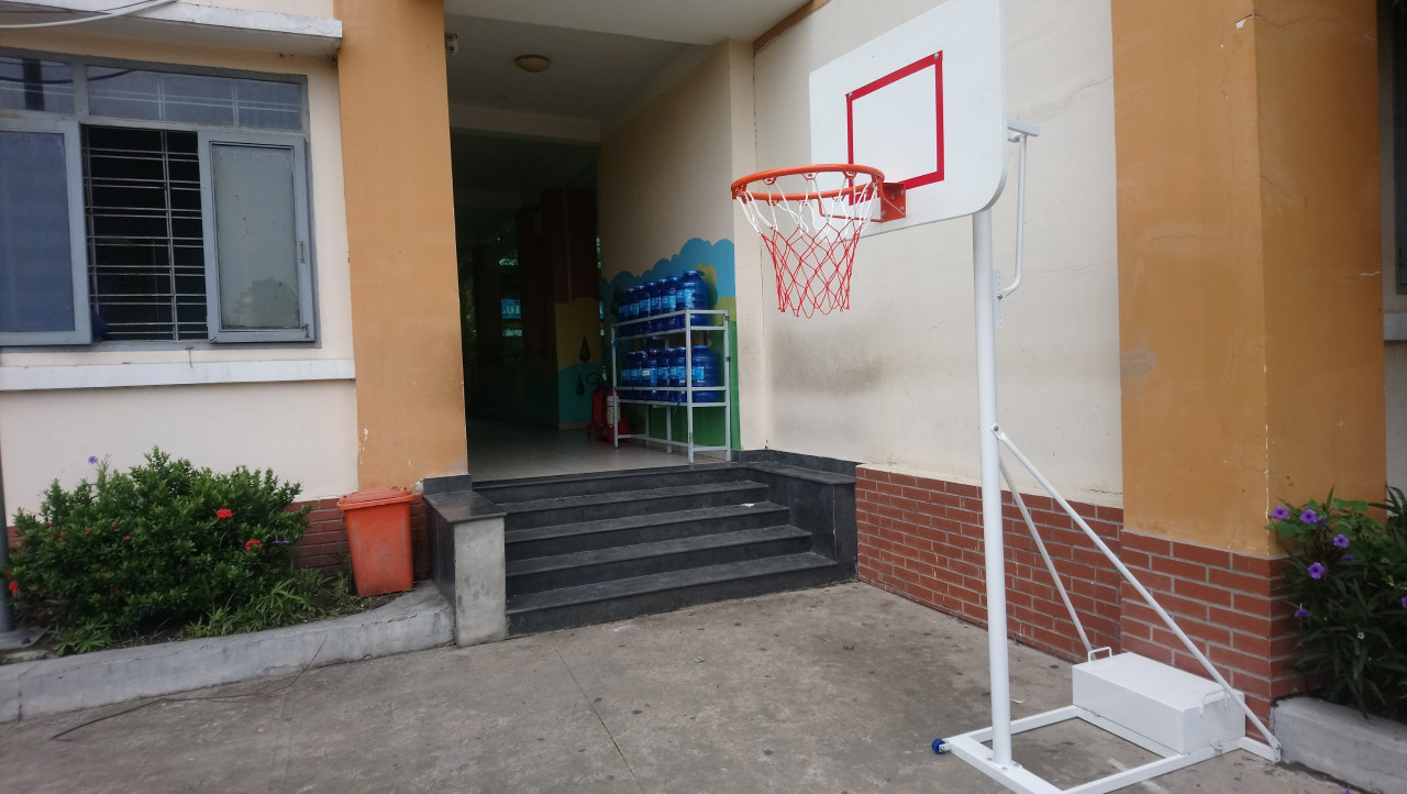 Trụ bóng rổ tiểu học giá rẻ nhất